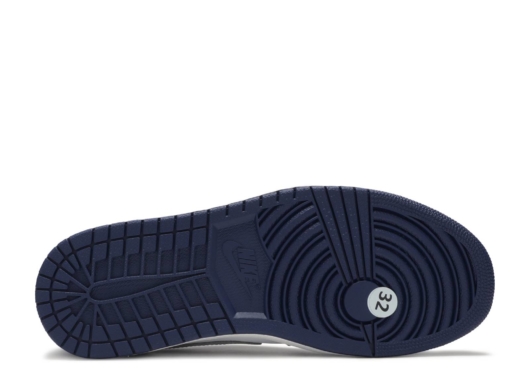 Air Jordan 1 Low SB Midnight Navy - Image 2