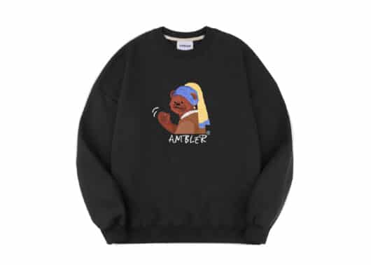 Ambler Bear With Pearl Earrings Crewneck Black AMM820