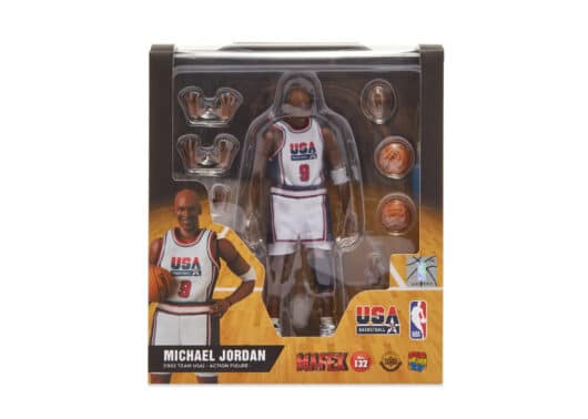 Michael Jordan 1992 Team USA MAFEX No.132 Figure - Image 4