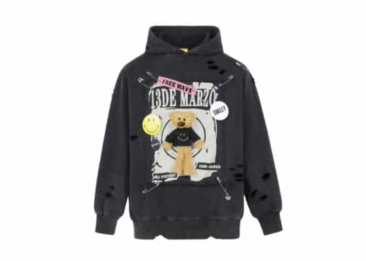 13De Marzo x Smiley Broken Pin Badge Bear Hoodie Black