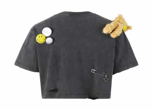 13De Marzo Broken Pin Badge Bear Short Tee Black back view