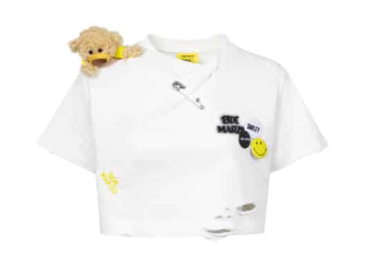 13De Marzo Broken Pin Badge Bear Short Tee White front view
