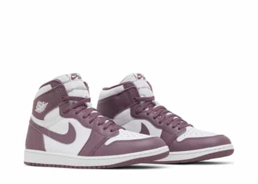 Air Jordan 1 Retro High OG Mauve total view