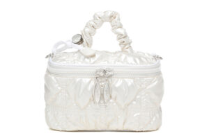 Carlyn Winnie Bag Pearl White H75137010